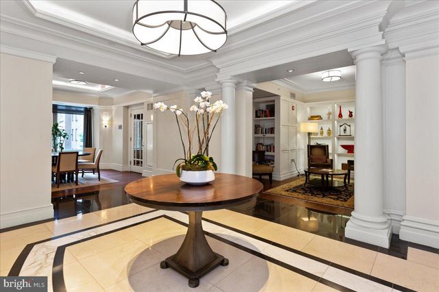 130 S 18TH ST #905, Philadelphia, PA 19103