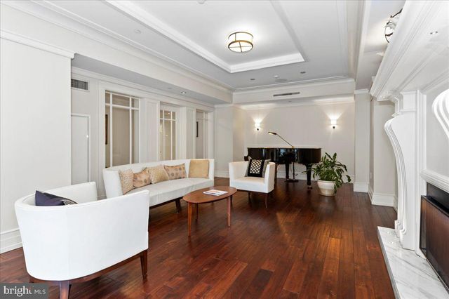 130 S 18TH ST #905, Philadelphia, PA 19103