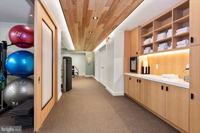 130 S 18TH ST #905, Philadelphia, PA 19103