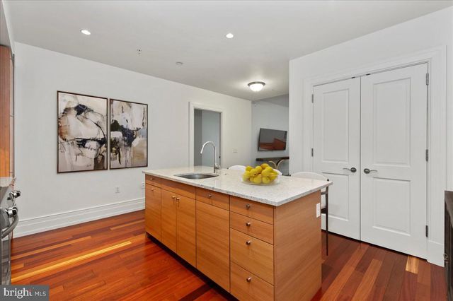 130 S 18TH ST #905, Philadelphia, PA 19103