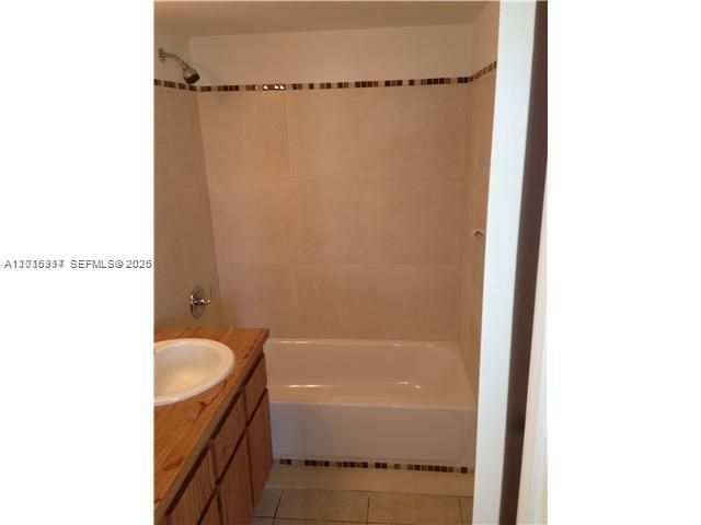 895 Twin Lakes Dr 1-F, Coral Springs, FL 33071