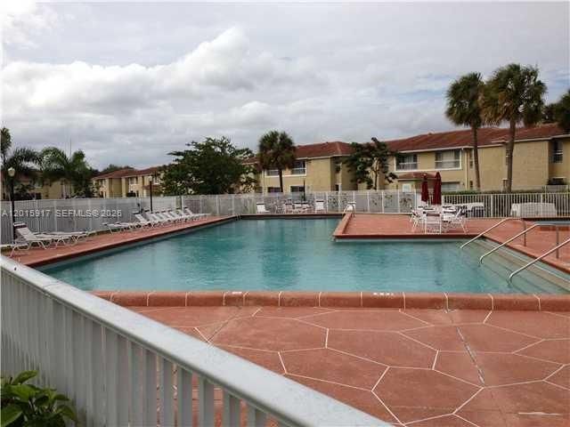895 Twin Lakes Dr 1-F, Coral Springs, FL 33071