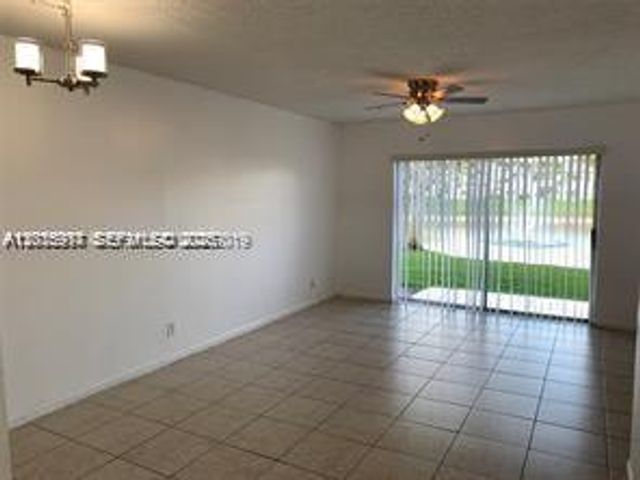 895 Twin Lakes Dr 1-F, Coral Springs, FL 33071