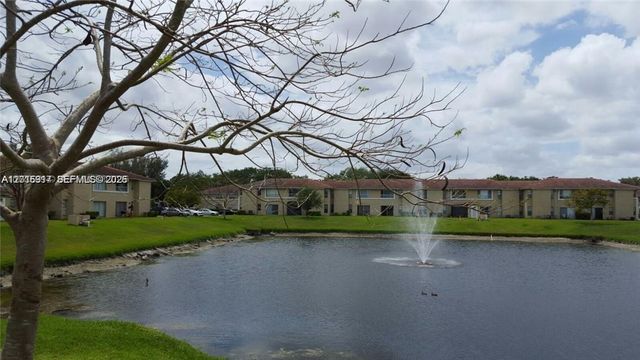 895 Twin Lakes Dr 1-F, Coral Springs, FL 33071