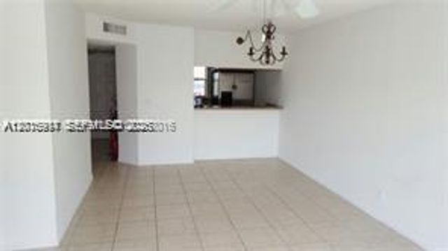 895 Twin Lakes Dr 1-F, Coral Springs, FL 33071