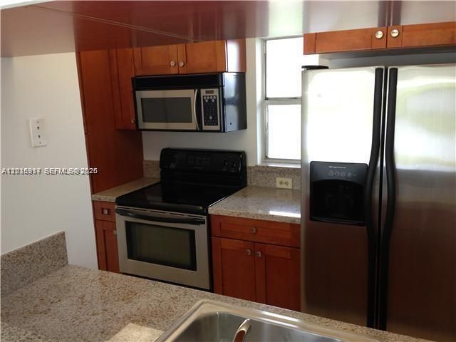 895 Twin Lakes Dr 1-F, Coral Springs, FL 33071