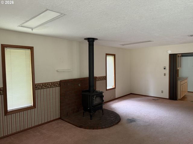 931 Se 5TH St, Gresham, OR 97080
