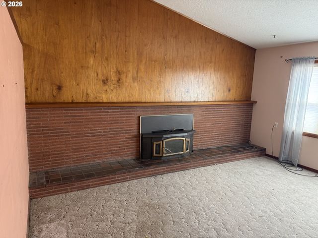 931 Se 5TH St, Gresham, OR 97080