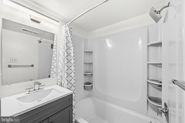 635 WATERLOO RD #222, Warrenton, VA 20186