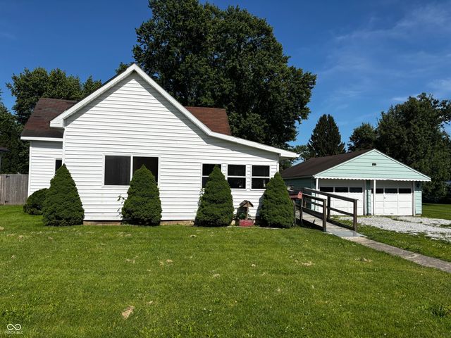 921 N 12th Street, Elwood, IN 46036