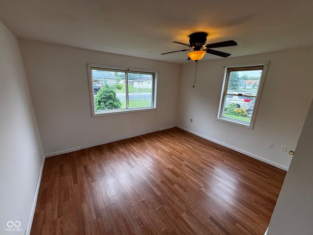 921 N 12th Street, Elwood, IN 46036