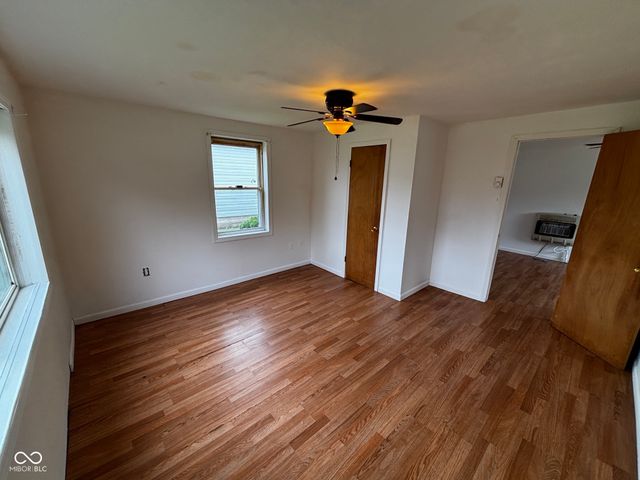 921 N 12th Street, Elwood, IN 46036