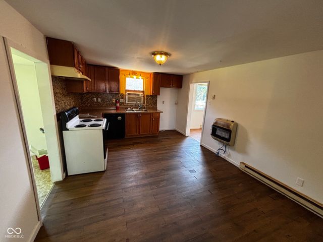 921 N 12th Street, Elwood, IN 46036