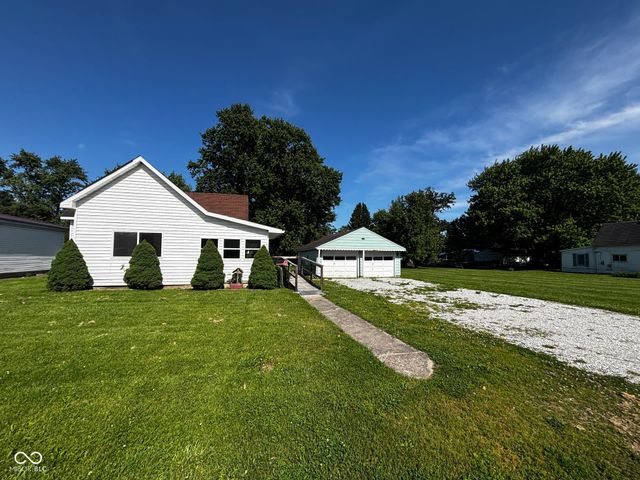 921 N 12th Street, Elwood, IN 46036