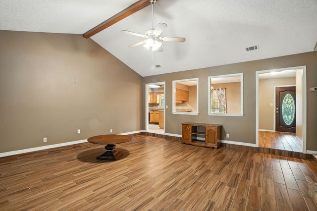 211 Delta Dr., Hattiesburg, MS 39402