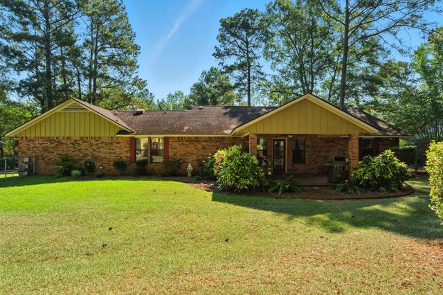 211 Delta Dr., Hattiesburg, MS 39402