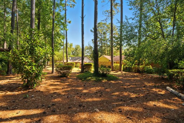 211 Delta Dr., Hattiesburg, MS 39402