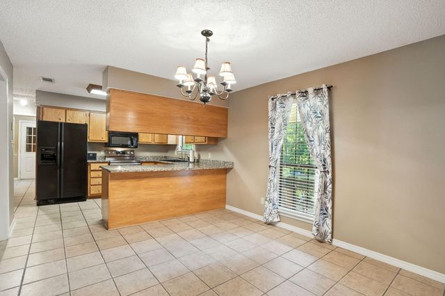 211 Delta Dr., Hattiesburg, MS 39402