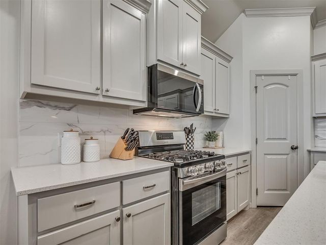 17608 MacArthur Park Road, Edmond, OK 73012