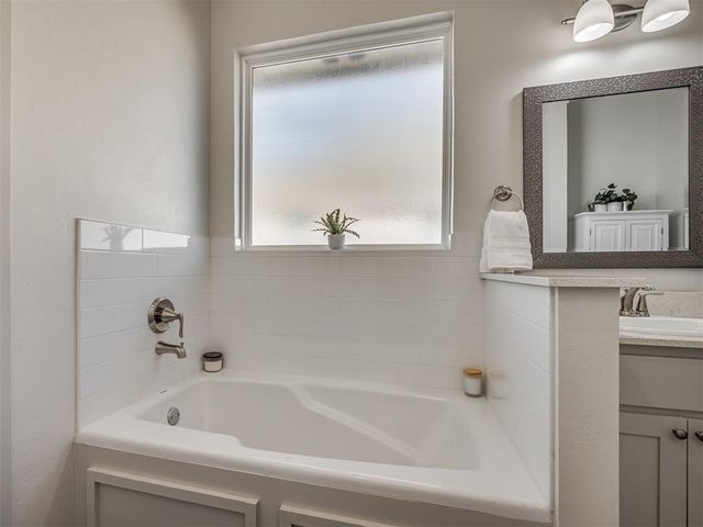 17608 MacArthur Park Road, Edmond, OK 73012