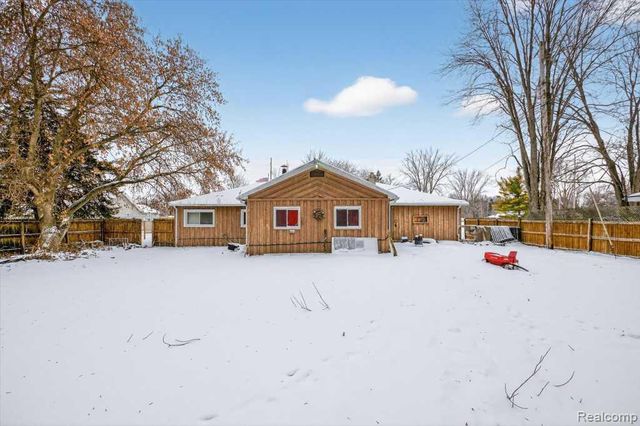 3687 Lauria Road, Bay City, MI 48706