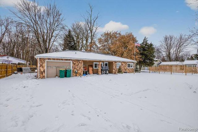 3687 Lauria Road, Bay City, MI 48706