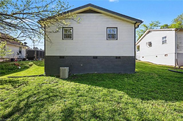120 Highland Avenue, Thomasville, NC 27360