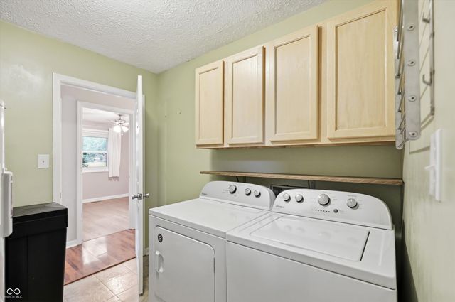 8035 Vineyard Drive, Indianapolis, IN 46260