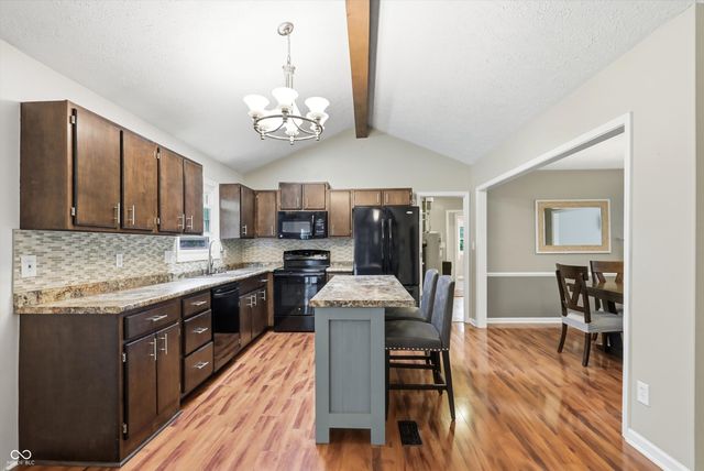 8035 Vineyard Drive, Indianapolis, IN 46260