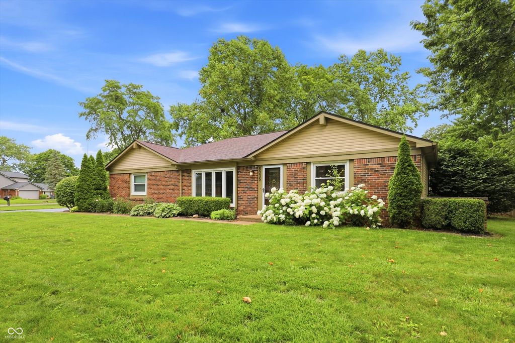 8035 Vineyard Drive, Indianapolis, IN 46260