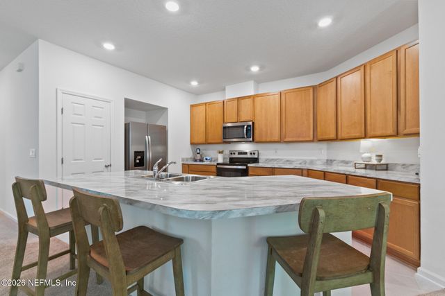 1305 PANTHER LAKE Parkway, Jacksonville, FL 32221