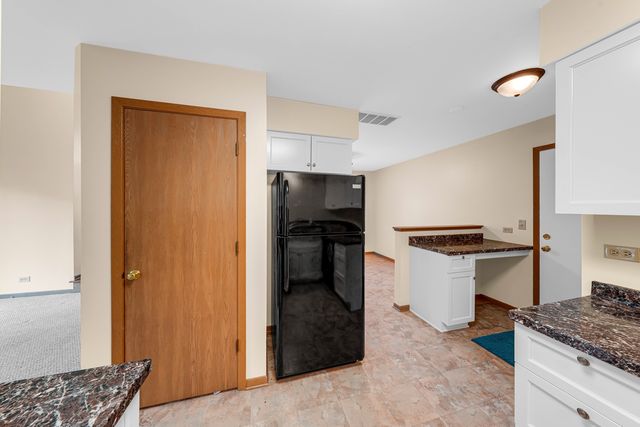265 Yorkshire Court, Gurnee, IL 60031