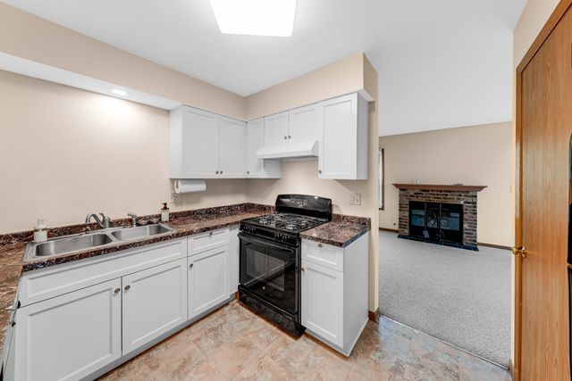 265 Yorkshire Court, Gurnee, IL 60031
