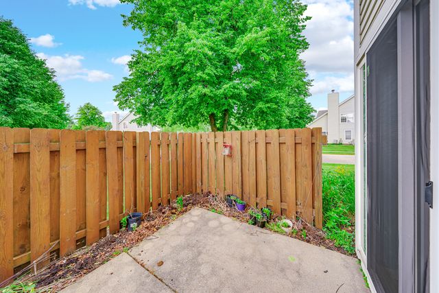 265 Yorkshire Court, Gurnee, IL 60031