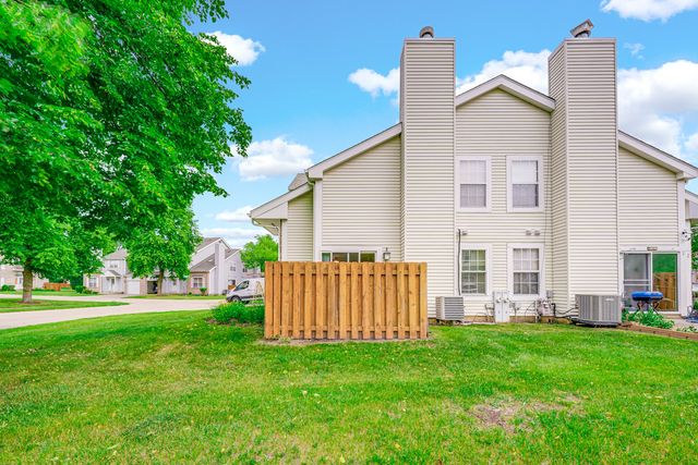 265 Yorkshire Court, Gurnee, IL 60031