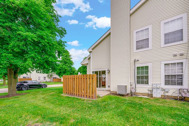 265 Yorkshire Court, Gurnee, IL 60031