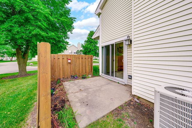 265 Yorkshire Court, Gurnee, IL 60031