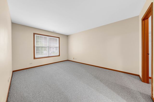 265 Yorkshire Court, Gurnee, IL 60031