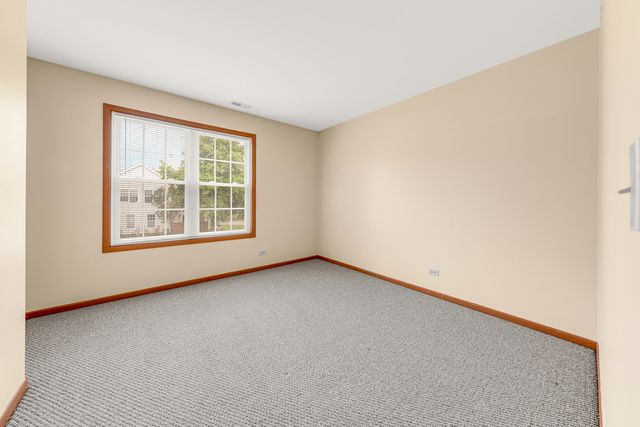 265 Yorkshire Court, Gurnee, IL 60031