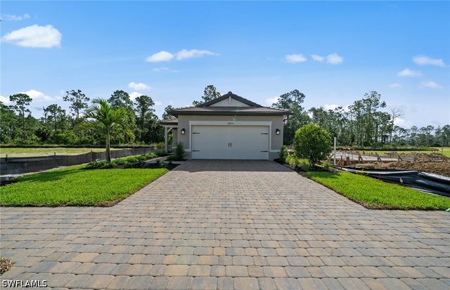2094 Seville LN, Naples, FL 34120