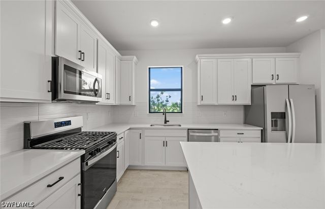 2094 Seville LN, Naples, FL 34120
