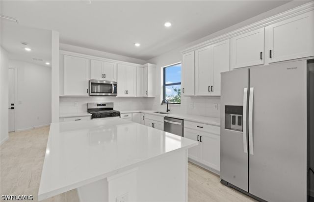 2094 Seville LN, Naples, FL 34120