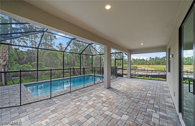 2094 Seville LN, Naples, FL 34120
