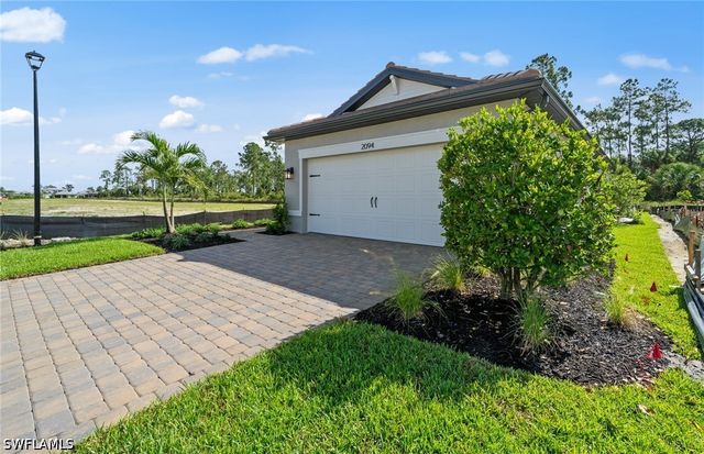 2094 Seville LN, Naples, FL 34120