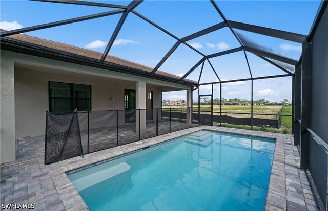 2094 Seville LN, Naples, FL 34120