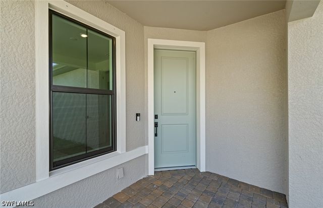 2094 Seville LN, Naples, FL 34120