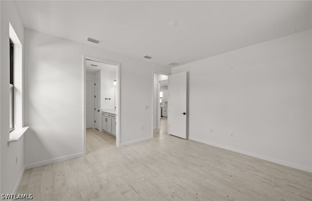 2094 Seville LN, Naples, FL 34120