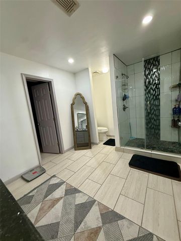 3222 Freshmeadows Drive, Houston, TX 77063