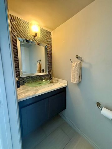 3222 Freshmeadows Drive, Houston, TX 77063