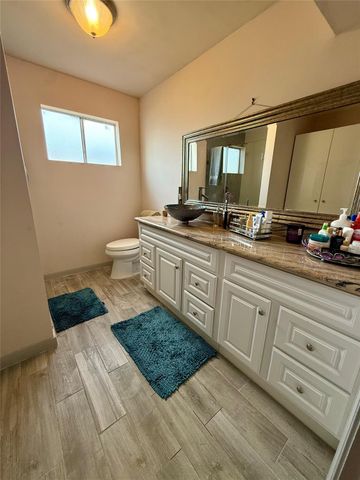 3222 Freshmeadows Drive, Houston, TX 77063